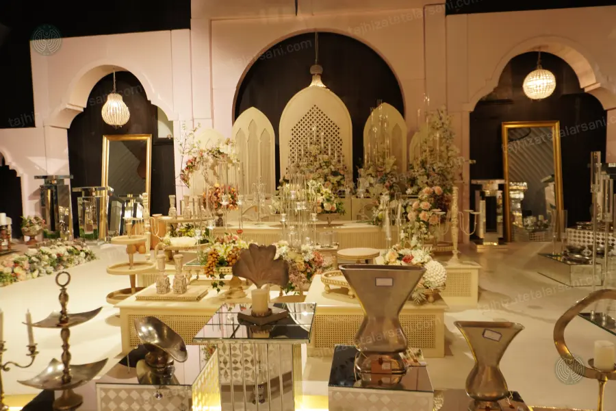 استند عروسی