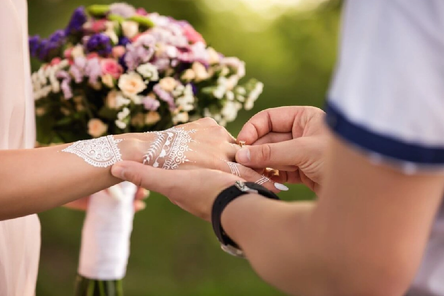 مراسم بله برون در خانه